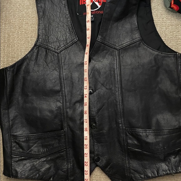 New Age International Leather Motorcycle Vest - Picture 6 of 6